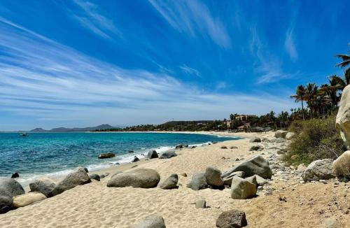 Buenavista House | Oceanfront Condo Patio and shared Pool Casita Mar y Sol