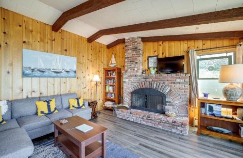 Birch Bay House | Oceanfront Cottage w/Patio & Views in Birch Bay!