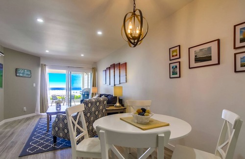 Mission Beach Condo | Oceanfront dog-friendly condo w/water views, private gas grill, & patio