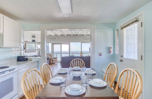 Nelscott House | Oceanfront Home with Wood Fireplace: Walk to Olivia Beach Access & Park