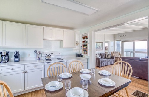 Nelscott House | Oceanfront Home with Wood Fireplace: Walk to Olivia Beach Access & Park