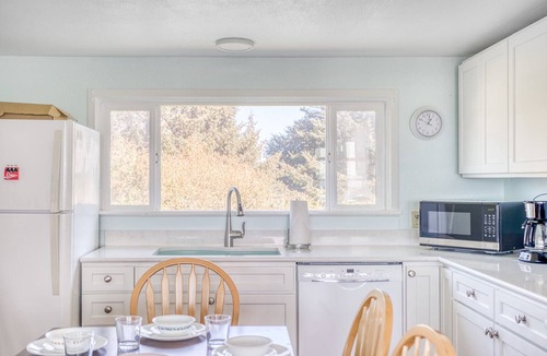 Nelscott House | Oceanfront Home with Wood Fireplace: Walk to Olivia Beach Access & Park