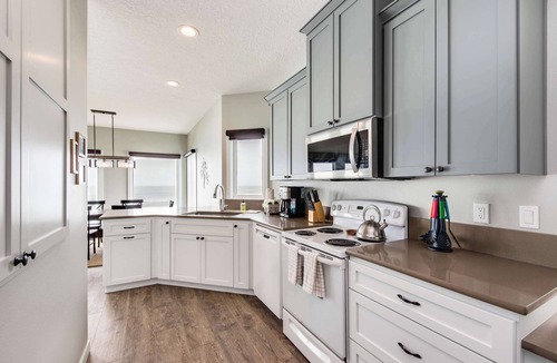 Cloverdale House | Oceanfront house with Pool table and private hot tub overlooking the ocean