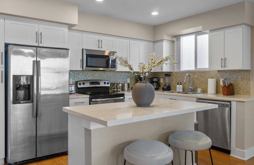 Marina del Rey Apartment | Oceanfront Serenity - 2BR Marina del Rey Luxury Suite PKG & Pool