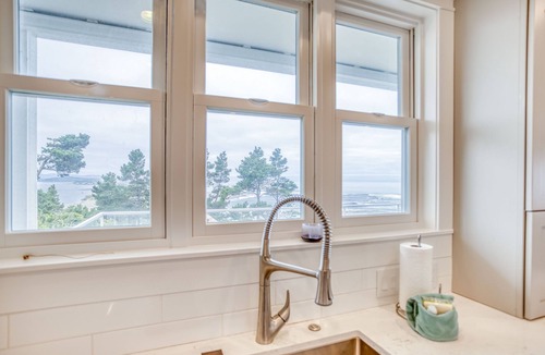 Lincoln City House | Oceanfront Serene Luxury Home, Overlooking Siletz Bay, BBQ