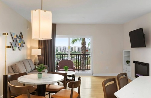Oceanside Apartment | Oceanside | Coastal Vibes | Pool & Hot Tub