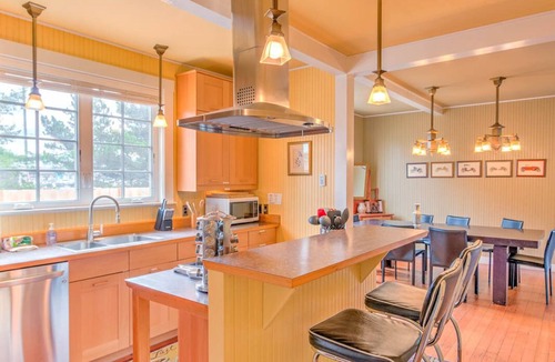 Ocean Park House | OCEANVIEW, Game Room, Pets Ok, Fenced Yard (1303B)