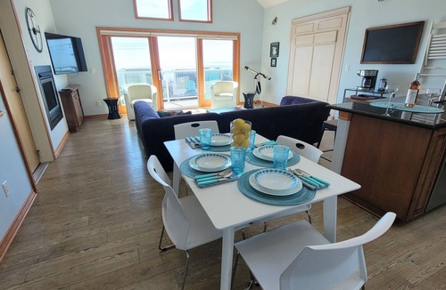 Happy Camp Hideaway House | Oceanview Getaway, Family-Friendly w/Beach Access