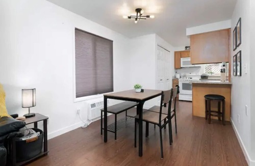 Vancouver House | Off the Fairway on Fairmount 2 Bd 1 Bth