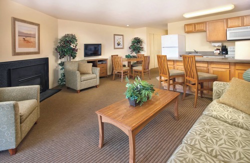 Ocean Park House | OFFICIAL LISTING | Ocean Park, WA 1 BR w/Fireplace, Golf, BBQ Area, Indoor Pool