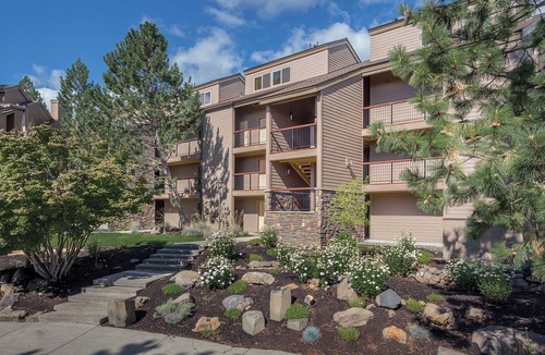 Bend Resort | OFFICIAL LISTING | WorldMark Bend - Seventh Mountain Resort 2BR w/Pool & More!