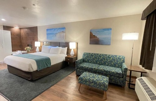 Midway District Hotel | Old Town Inn