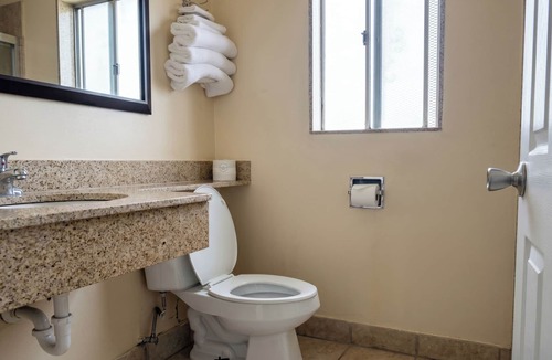 El Cajon Hotel | Om Park Inn and Suites El Cajon near San Diego