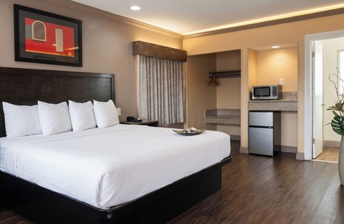 El Cajon Hotel | Om Park Inn and Suites El Cajon near San Diego