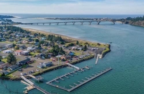 Waldport House | On the Water's Edge - Dog-Friendly Crabbing Bridge Views & More
