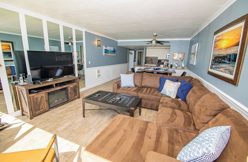 North Pacific Beach Condo | ONE BEDROOM CONDO 207