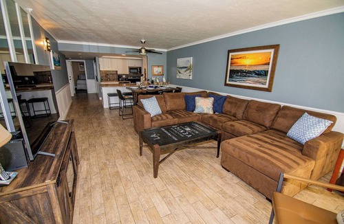 North Pacific Beach Condo | ONE BEDROOM CONDO 207