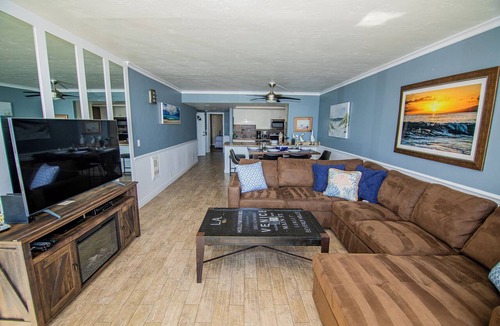 North Pacific Beach Condo | ONE BEDROOM CONDO 207