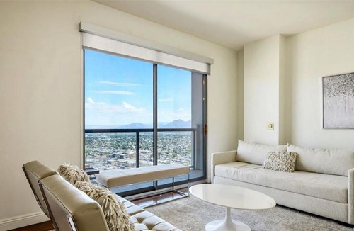 Gateway District Apartment | One Bedroom High Rise Residence with City Views