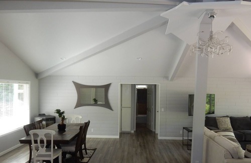 Cascadia House | One Of A Kind Place at McKenzie River