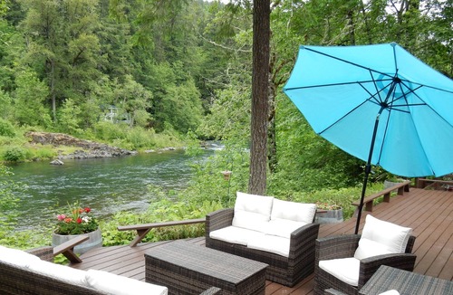 Cascadia House | One Of A Kind Place at McKenzie River