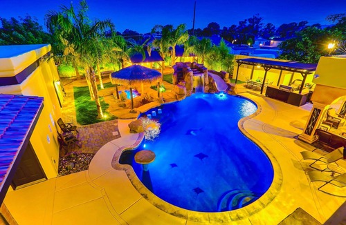 Las Vegas Villa | OO Secluded Oasis 9BD/8BA Villa w/Resort Pool. Sleeps 34!