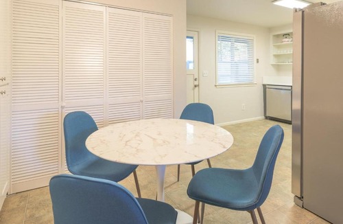 Orchard District House | Orchard Park Getaway!
