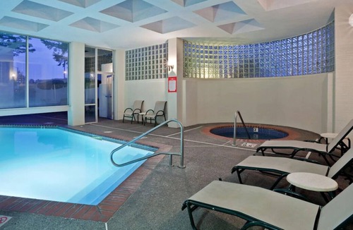 Lake Forest House | Oregon Gem! 2 Comfortable Units, Onsite Swimming Pool, Parking and Shuttle!