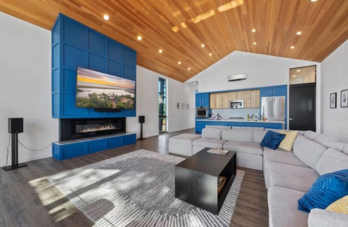 Port Orford House | Osprey House - Hemlock Suite - Ocean & Lake Views