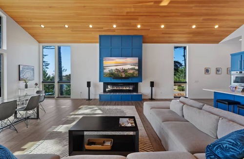 Port Orford House | Osprey House - Hemlock Suite - Ocean & Lake Views