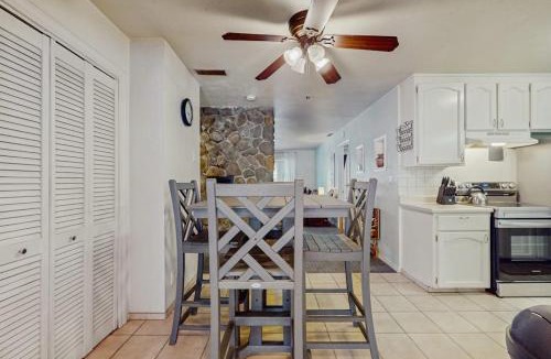 Tahoe Paradise House | Outdoor adventures in South Lake Tahoe walk to Lake Baron & golf courses