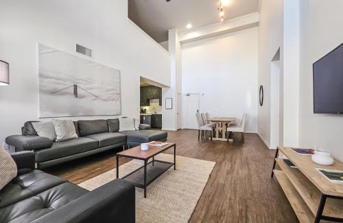 Marina del Rey Apartment | Outstanding Townhouse with 4BDR & 2 BTH in Marina Del Rey