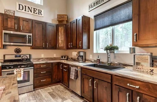 Williams House | Owl's Nest Tall Pines Retreat
