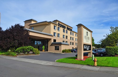 Hayden Island Hotel | Oxford Suites Portland - Jantzen Beach