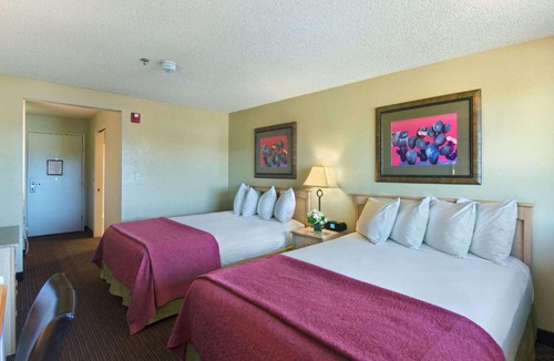 Lancaster Hotel | Oxnard Inn Lancaster