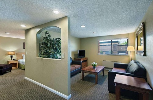 Lancaster Hotel | Oxnard Inn Lancaster