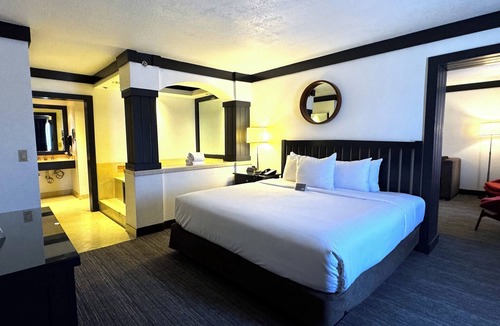 Las Vegas Hotel | OYO Hotel and Casino Las Vegas