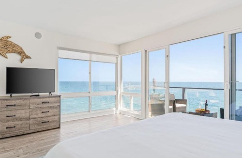 Eastern Malibu Apartment | Pacific Coast Outlook by AvantStay