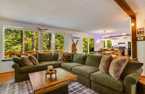 Packwood House | Packshack - Cozy Ski Cabin Mins From White Pass 2 Bedroom Home