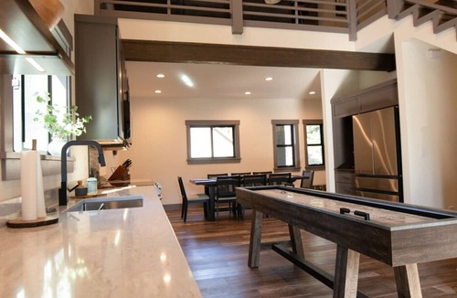 Packwood House | Packwood Cabin w/Hot Tub | Steps to Town & River