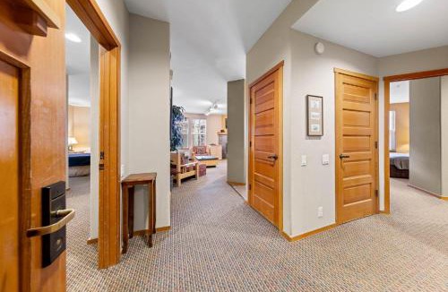 Olympic Valley Apartment | Palisades Tahoe Lodge Rentals Two Bedroom #716
