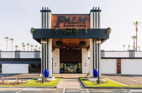 Thousand Oaks Hotel | Palm Garden Hotel