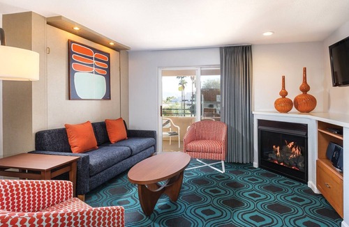 Uptown Design District Resort | Palm Springs Resort 3bdr