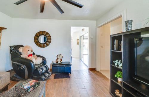 Palmdale House | Palmdale Family Home w/Private Pool & Backyard