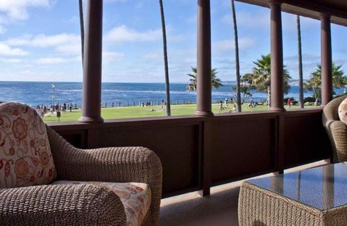 Village of La Jolla Hotel | Pantai Inn