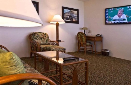 Village of La Jolla Hotel | Pantai Inn
