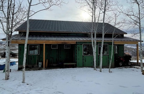 Helper Cabin | Paradise Pines - Swap Screen Time With Family Time