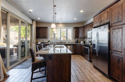 Santa Clara House | Paradise Village at Zion 28: Private Hot Tub, Outdoor firepit, and Community Pool