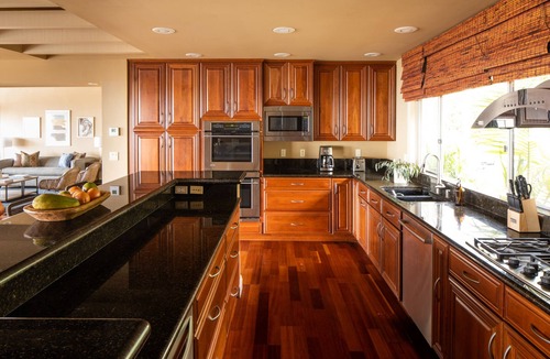 Hidden Valley House | Parasol by AvantStay | Hilltop Ocean View Escape w/Large Patio & Shuffleboard