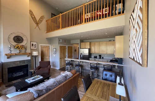 Kimball Junction Condo | PARK CITY. Sunny 2 BR+loft. Mtn views. Near Canyons, Kimball, Woodward, Outlets